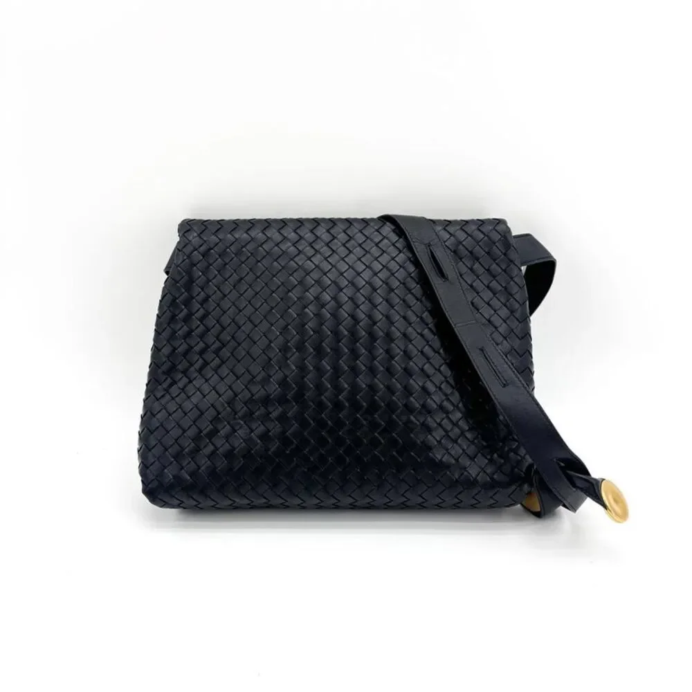 Bottega Veneta delivery duty